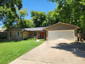 2010 E Foster Dr in Ada, OK - Building Photo
