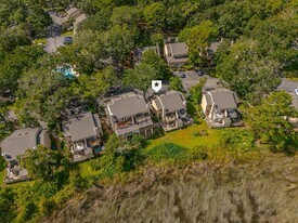 310 Brockinton Marsh in St. Simons Island, GA - Building Photo