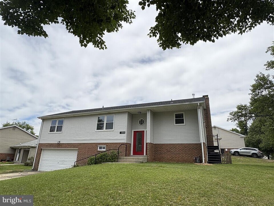1205 Kings Tree Dr in Bowie, MD - Building Photo