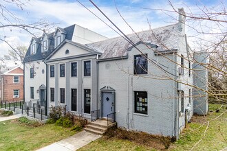 3924 W St NW in Washington, DC - Building Photo - Building Photo