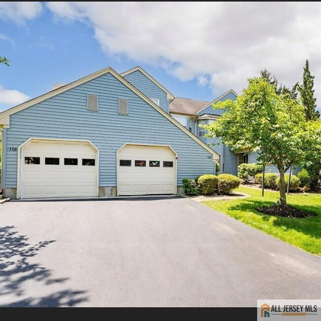 138 Concordia Cir in Monroe Township, NJ - Building Photo - Building Photo