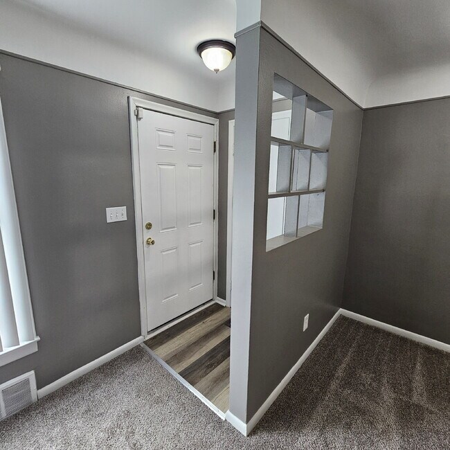 14611 Jacob Ave in Eastpointe, MI - Foto de edificio - Building Photo