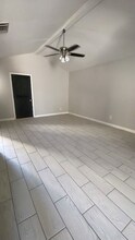 2425 Lake Victoria Dr in El Paso, TX - Building Photo - Building Photo