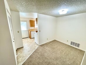 3047 Kane St in Klamath Falls, OR - Building Photo - Building Photo