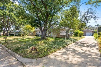 2425 Nottingham Pl in Grand Prairie, TX - Building Photo - Building Photo