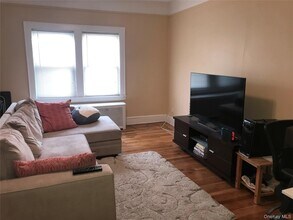 40 Central Ave in Westbury, NY - Building Photo - Building Photo