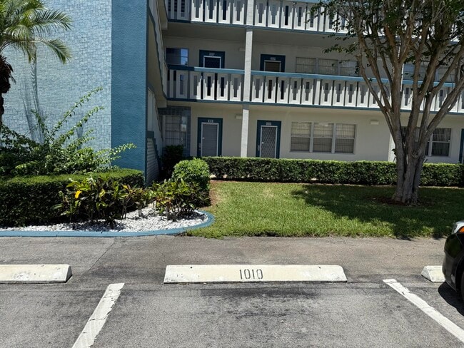 property at 1010 Lincoln A