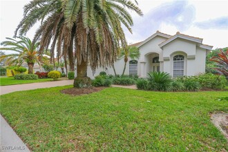 164 Spring Lake Cir in Naples, FL - Building Photo - Building Photo