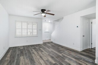 3822 W Calgary Ct in Irving, TX - Building Photo - Building Photo