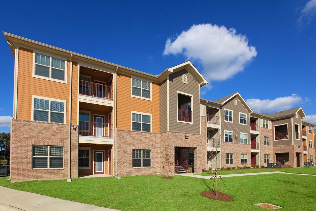 Woodcrest Apartments in Baton Rouge, LA - Building Photo