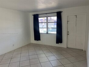 2236 Jackson St in Hollywood, FL - Building Photo - Building Photo