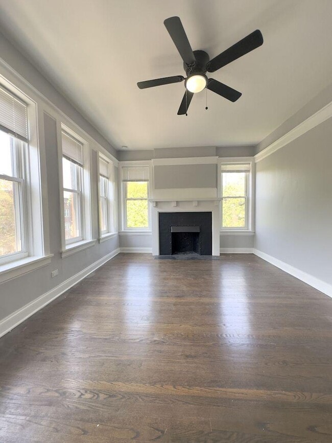 property at 1251 W Rosemont Ave