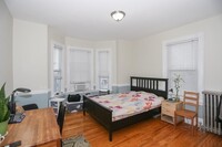 79 Glenwood Rd, Unit #2 in Somerville, MA - Foto de edificio - Building Photo