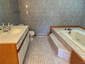 8319 Decoy Run in Manlius, NY - Building Photo - Building Photo