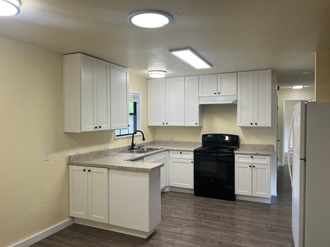 4590 Excelsior Rd-Unit -Unit A in Eureka, CA - Building Photo - Building Photo