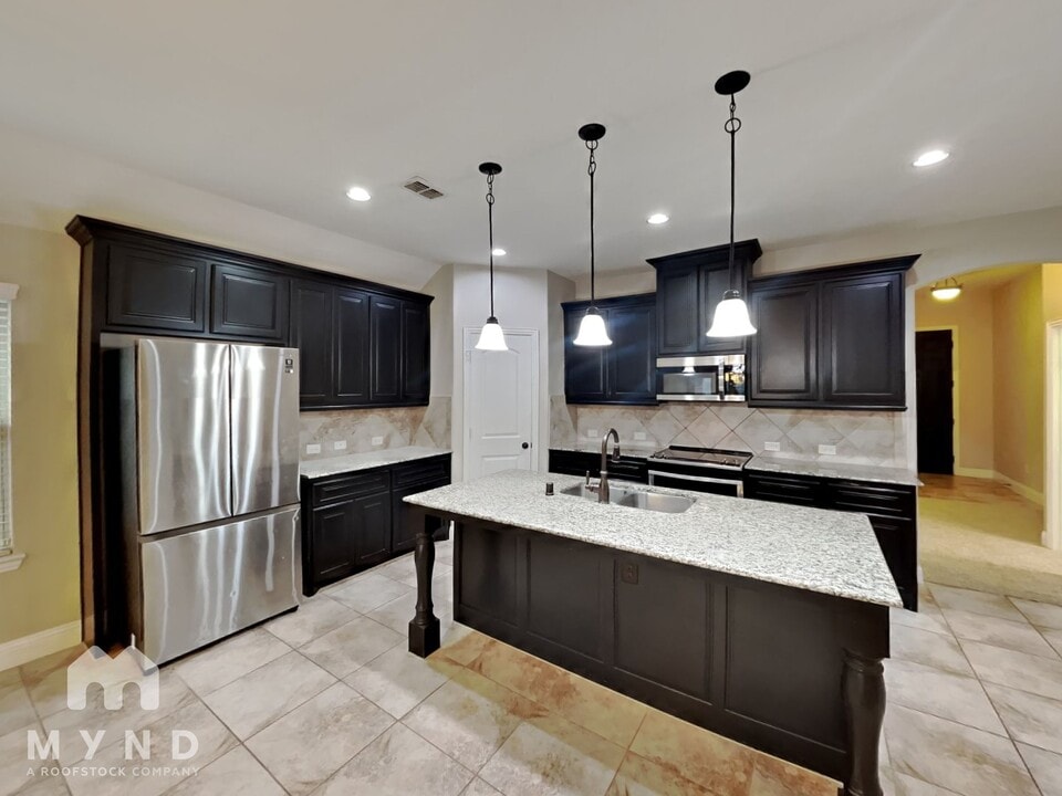 405 Bentley Dr in Midlothian, TX - Building Photo