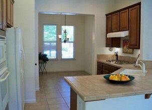 2548 San Marin Ln in Sacramento, CA - Building Photo - Building Photo