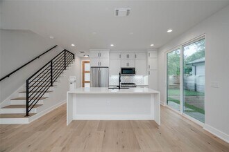 1406 E 2nd St in Austin, TX - Building Photo - Building Photo