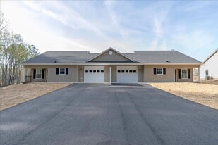 46 W 3rd Ave in Alberta, VA - Building Photo