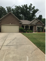 128 Marehaven Court in Piedmont, SC - Building Photo