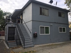 344 E 19th St in Long Beach, CA - Building Photo - Building Photo