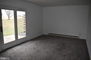 411 W Baltimore St in Greencastle, PA - Building Photo