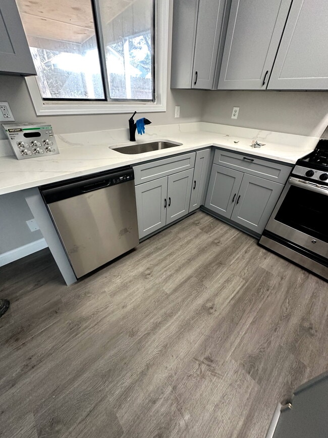 679 Burnt Creek Dr NW in Lilburn, GA - Building Photo - Building Photo