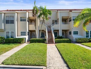 5900 Bahia Del Mar Cir N in St. Petersburg, FL - Building Photo - Building Photo