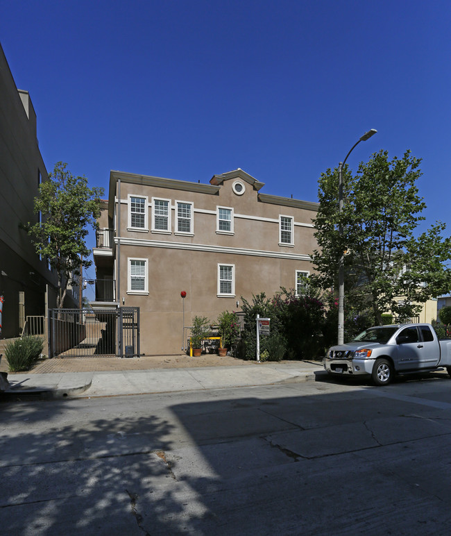 909 S Gramercy Pl in Los Angeles, CA - Foto de edificio - Building Photo