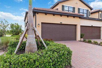 10805 Tarflower Dr in Venice, FL - Building Photo - Building Photo