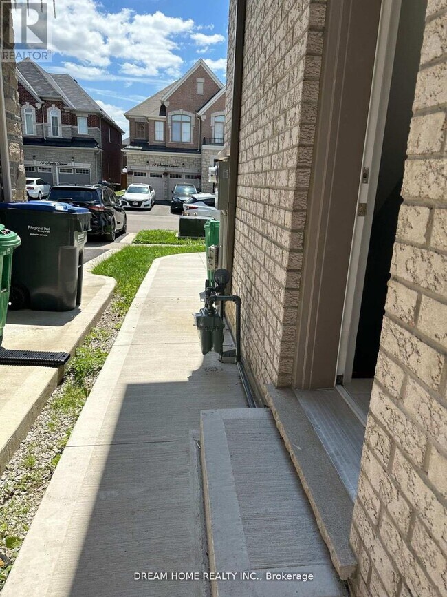 11 Argelia Cres in Brampton, ON - Building Photo - Building Photo