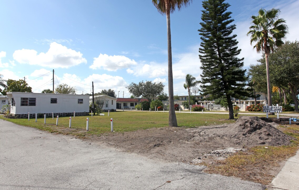 New Ranch in Clearwater, FL - Foto de edificio