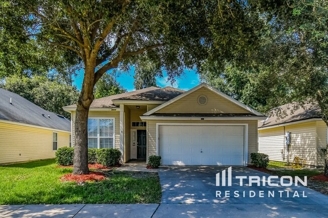 property at 2877 Centerwood Dr N