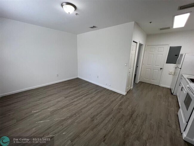 720 NW 61st St in Miami, FL - Building Photo - Building Photo