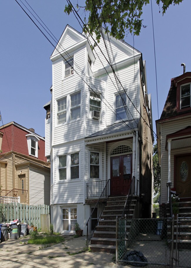 73 Harrison St in Staten Island, NY - Building Photo - Building Photo