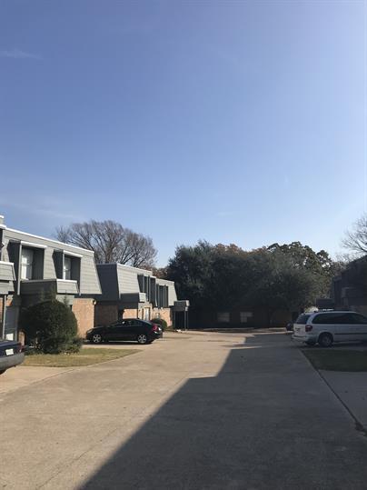 1903 Sandy Ct in Arlington, TX - Building Photo