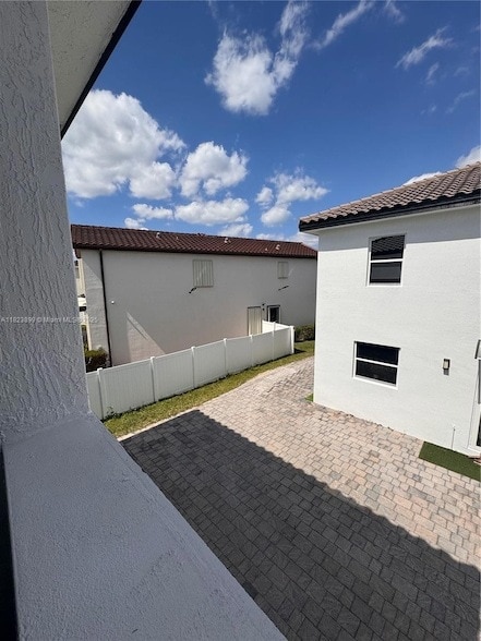 16934 SW 92nd St Cir, Unit studio in Miami, FL - Building Photo - Building Photo