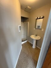 4541 Pulaski ave, Unit 2B in Philadelphia, PA - Foto de edificio - Building Photo