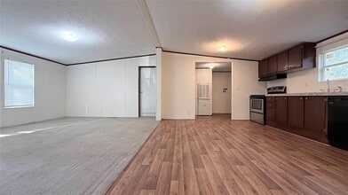 1430 W Howard Ln in Austin, TX - Foto de edificio - Building Photo