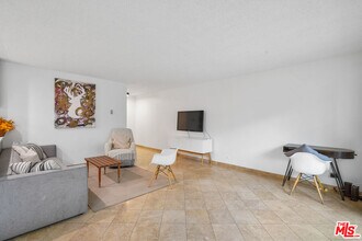 1045 S Bedford St in Los Angeles, CA - Building Photo - Building Photo