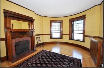 336 Washington St, Unit 3 in Brookline, MA - Foto de edificio - Building Photo