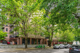 1323 Boren Ave in Seattle, WA - Building Photo - Building Photo