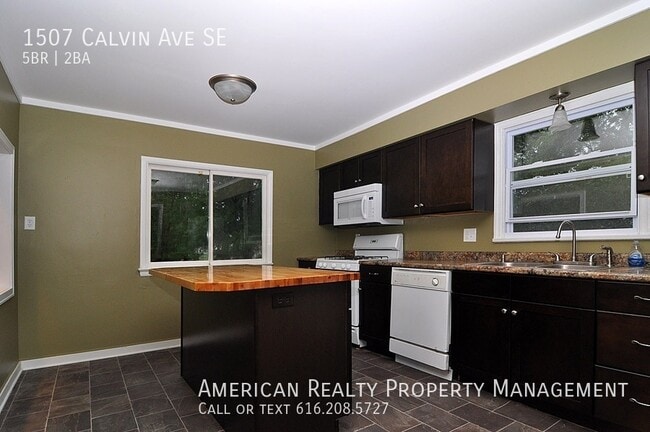 1507 Calvin Ave SE in Grand Rapids, MI - Building Photo - Building Photo