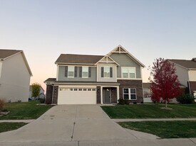 1325 Horse Shoe Bnd in Greenwood, IN - Building Photo