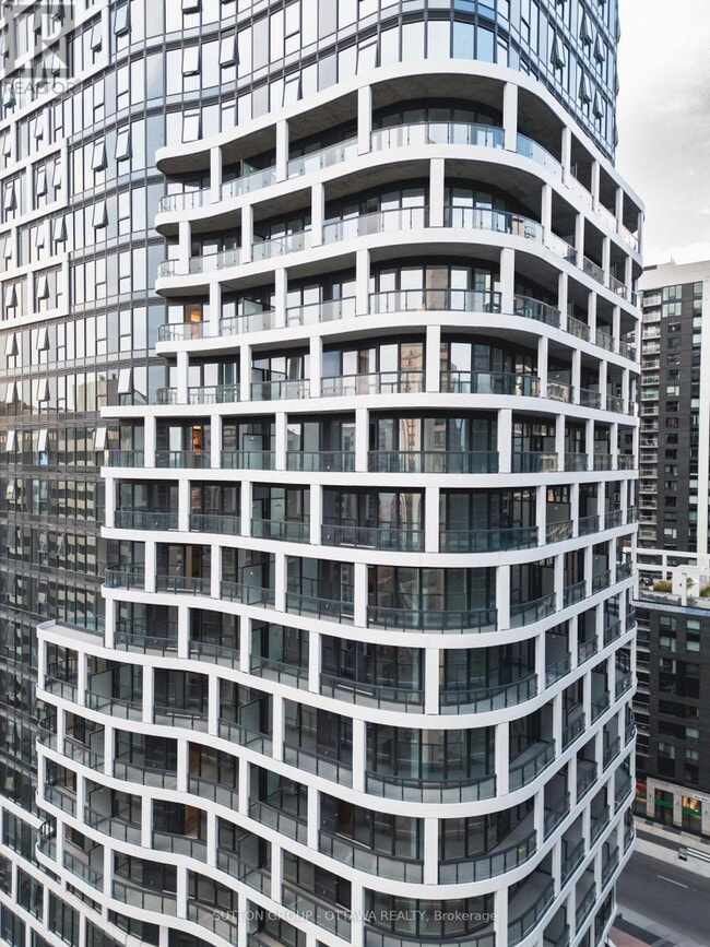 391 Slater St. in Ottawa, ON - Building Photo - Building Photo