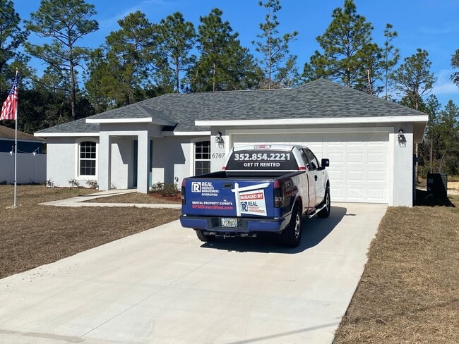 6707 SW 153rd Pl Rd in Ocala, FL - Foto de edificio - Building Photo