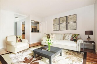 543 Main St in New Rochelle, NY - Building Photo - Building Photo