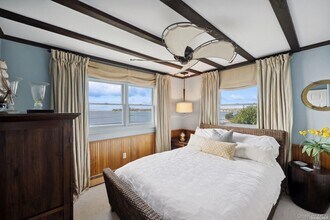 2 W Hillover Rd in Hampton Bays, NY - Building Photo - Building Photo