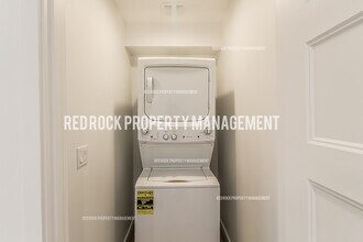 1108 N Davis Ln in Spokane Valley, WA - Foto de edificio - Building Photo