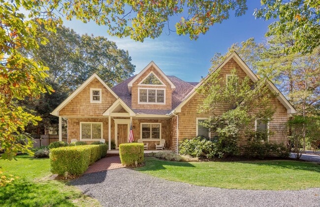 30 Towhee Trail in East Hampton, NY - Building Photo - Building Photo